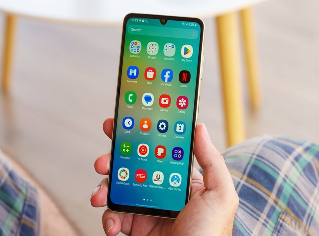 Một mẫu điện thoại Samsung giảm s&acirc;u trong th&aacute;ng 7, thiết kế đẹp như iPhone, gi&aacute; chỉ hơn 2 triệu- Ảnh 2.