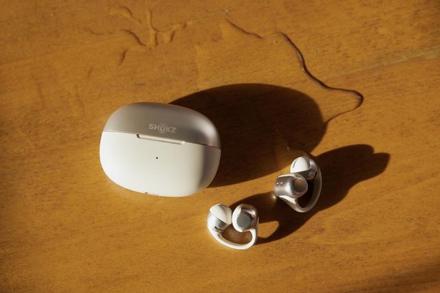 Shokz ra mắt tai nghe kẹp tai OpenDots ONE chưa đến 5 triệu tích hợp Dolby Audio- Ảnh 4. Shokz ra mắt tai nghe kẹp tai OpenDots ONE chưa đến 5 triệu tích hợp Dolby Audio- Ảnh 4.