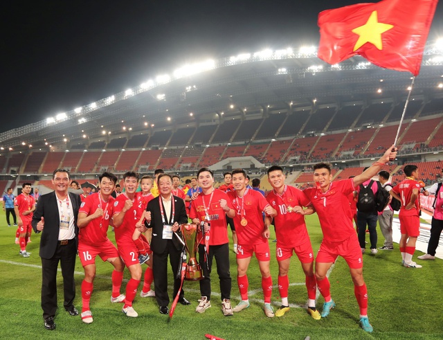 Thấy gì từ mức thưởng lớn tại Giải bóng đá Công an, Cảnh sát ASEAN mở rộng 2025?- Ảnh 2.