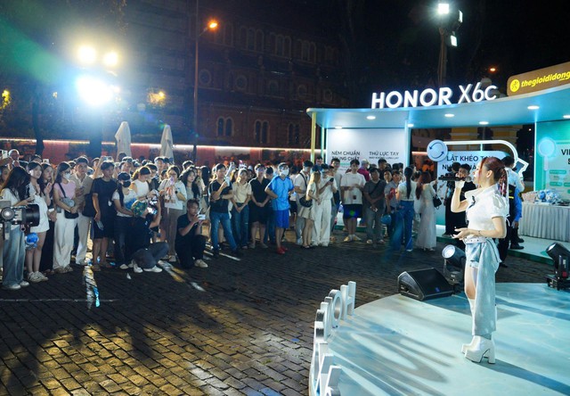 “Trạm sạc năng lượng” HONOR X6c thu hút giới trẻ trải nghiệm công nghệ và rinh quà khủng- Ảnh 4.