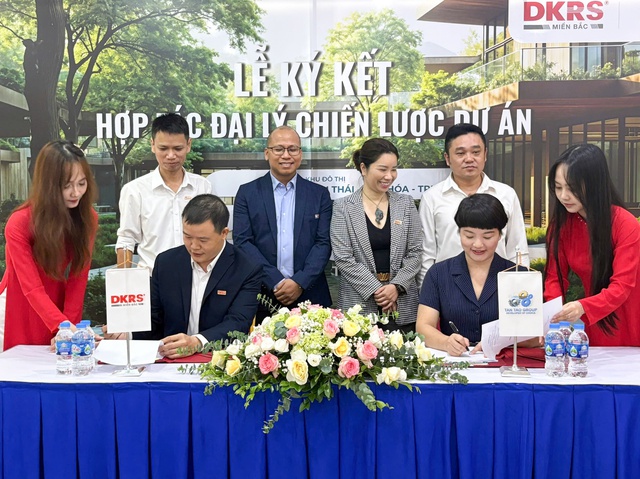 Lễ ký kết hợp tác dự án E.City Tân Đức – giữa DKRS miền Bắc & Tập đoàn Tân Tạo- Ảnh 1.