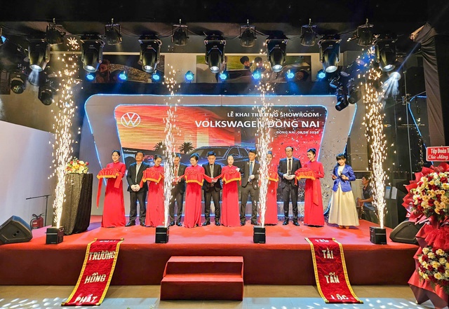 Volkswagen Việt Nam khai trương đồng loạt 5 đại lý- Ảnh 4. Volkswagen Việt Nam khai trương đồng loạt 5 đại lý- Ảnh 4.
