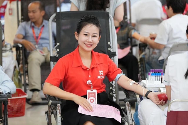 Giọt thương 2025: CBNV ROX Group chung tay hiến máu, lan tỏa giá trị sống đẹp- Ảnh 5.