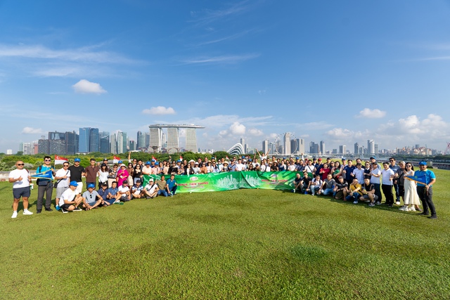 Tiền Phong Nam tổ chức chuyến du lịch và lễ tri ân hệ thống phân phối tại Singapore- Ảnh 1.