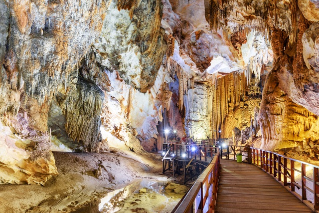 Bất động sản nghỉ dưỡng miền Trung bứt tốc: Khai phá “mạch vàng di sản” Quảng Trị- Ảnh 2. Bất động sản nghỉ dưỡng miền Trung bứt tốc: Khai phá “mạch vàng di sản” Quảng Trị- Ảnh 2.