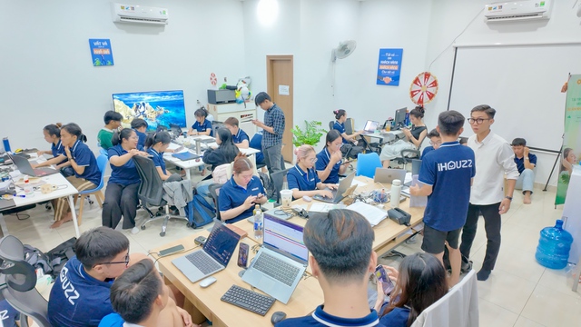iHouzz chốt hàng trăm đơn thuê căn hộ trong 3 giờ livestream - Ảnh 2. iHouzz chốt hàng trăm đơn thuê căn hộ trong 3 giờ livestream - Ảnh 2.