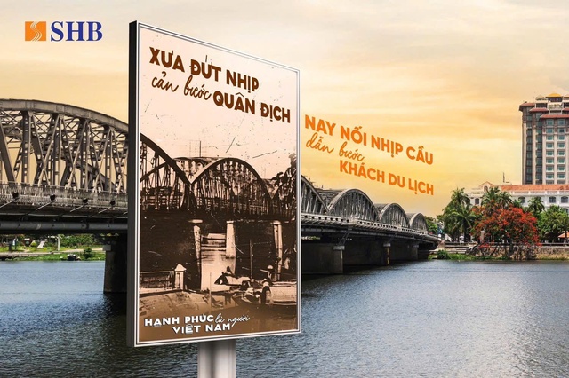 Người trẻ x&uacute;c động trước h&igrave;nh ảnh xưa &ndash; nay của những địa danh gắn với Quốc kh&aacute;nh - Ảnh 1.