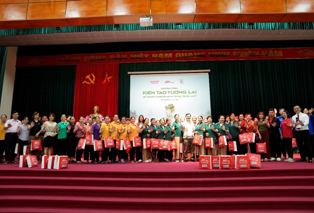 J&T Express lan tỏa tinh thần xanh kỷ niệm 80 năm C&aacute;ch mạng Th&aacute;ng T&aacute;m v&agrave; Quốc kh&aacute;nh 2/9 - Ảnh 2.