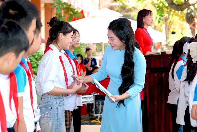 Học bổng "Nghị lực Thép" 2025: Doanh nghiệp đồng hành cùng thế hệ tri thức trẻ- Ảnh 3.