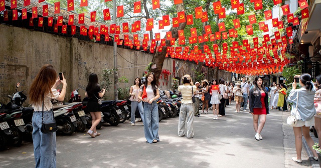 Gợi ý để tận hưởng 2/9: Vui chơi thoải mái, lên đồ đẹp cùng Kaleea- Ảnh 1.