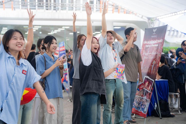 Rộn ràng mùa nhập học: Ngày hội Kết nối Student Club Day 2025 tại Đại học Phenikaa- Ảnh 3.