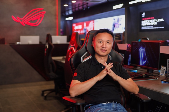 Vì sao ASUS mở loạt cửa hàng trải nghiệm giữa thời online?- Ảnh 2.