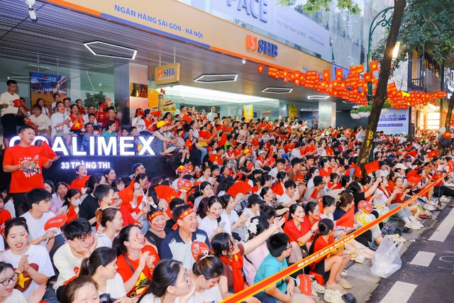 SHB đồng hành Fandom Yêu Nước: Tự hào hành trình lan toả niềm hạnh phúc là người Việt Nam- Ảnh 13.