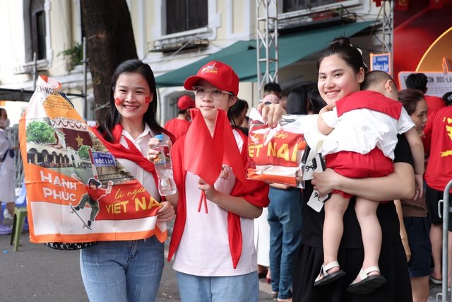 SHB đồng hành Fandom Yêu Nước: Tự hào hành trình lan toả niềm hạnh phúc là người Việt Nam- Ảnh 2.