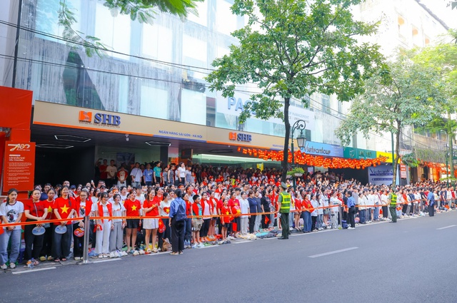 SHB đồng hành Fandom Yêu Nước: Tự hào hành trình lan toả niềm hạnh phúc là người Việt Nam- Ảnh 4.