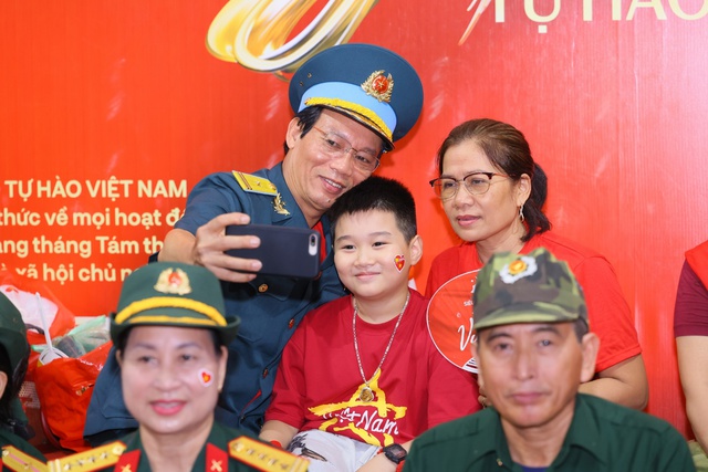 SHB đồng hành Fandom Yêu Nước: Tự hào hành trình lan toả niềm hạnh phúc là người Việt Nam- Ảnh 7.