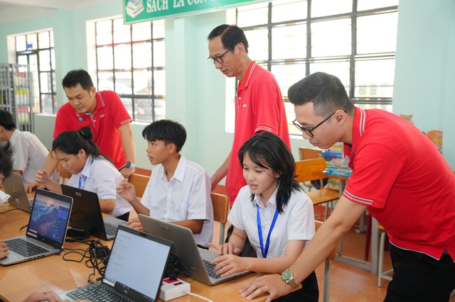 Keppel tiếp thêm hành trang công nghệ cho 1.200 học sinh- Ảnh 3.
