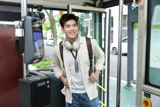 “Một chạm là gần” - Hành trình tân sinh viên “mở khóa” bản đồ TP. HCM- Ảnh 8.