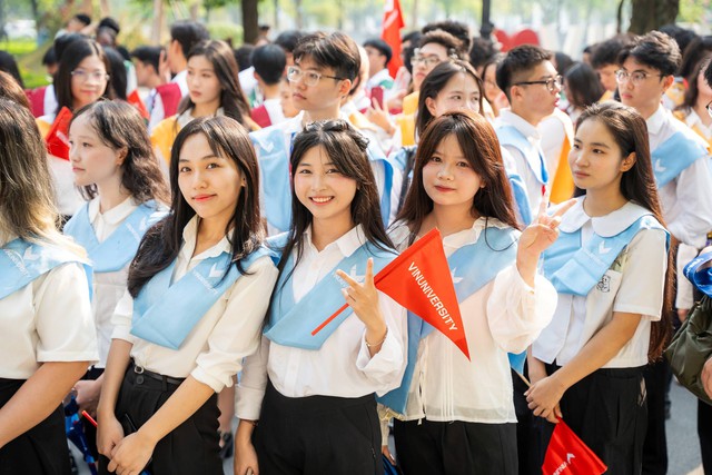 VinUni khai giảng khóa 6, ra mắt tân hiệu trưởng và dàn lãnh đạo tinh hoa- Ảnh 1.