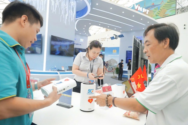 VNPT được trao giải “Không gian trưng bày tiêu biểu” tại Triển lãm Thành tựu đất nước- Ảnh 2.