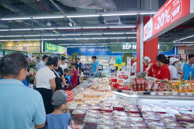 Tháng 8/2025: Sức mua cải thiện, một doanh nghiệp VN30 tăng tốc mở rộng tại nông thôn - Ảnh 2.