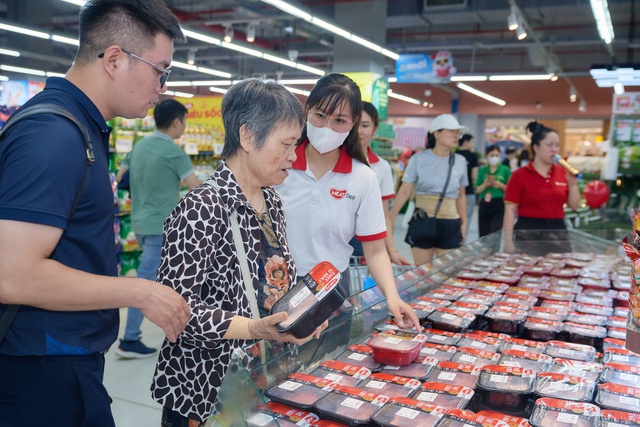 Tháng 8/2025: Sức mua cải thiện, một doanh nghiệp VN30 tăng tốc mở rộng tại nông thôn - Ảnh 4.