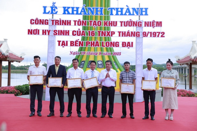 Khánh thành Khu tưởng niệm thanh niên xung phong hy sinh tại bến phà Long Đại- Ảnh 3.