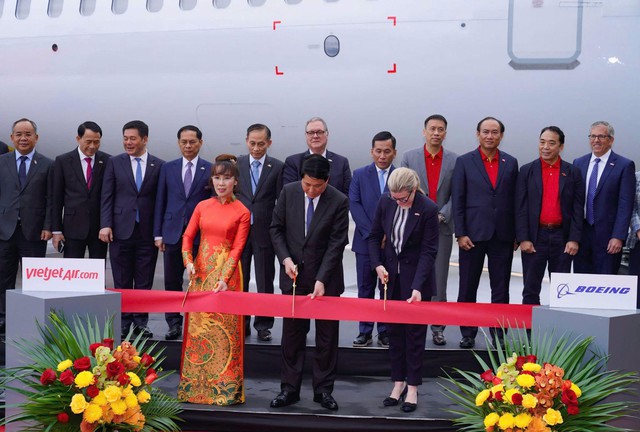 Chủ tịch nước chứng kiến Vietjet nhận bàn giao tàu bay Boeing đầu tiên- Ảnh 7.