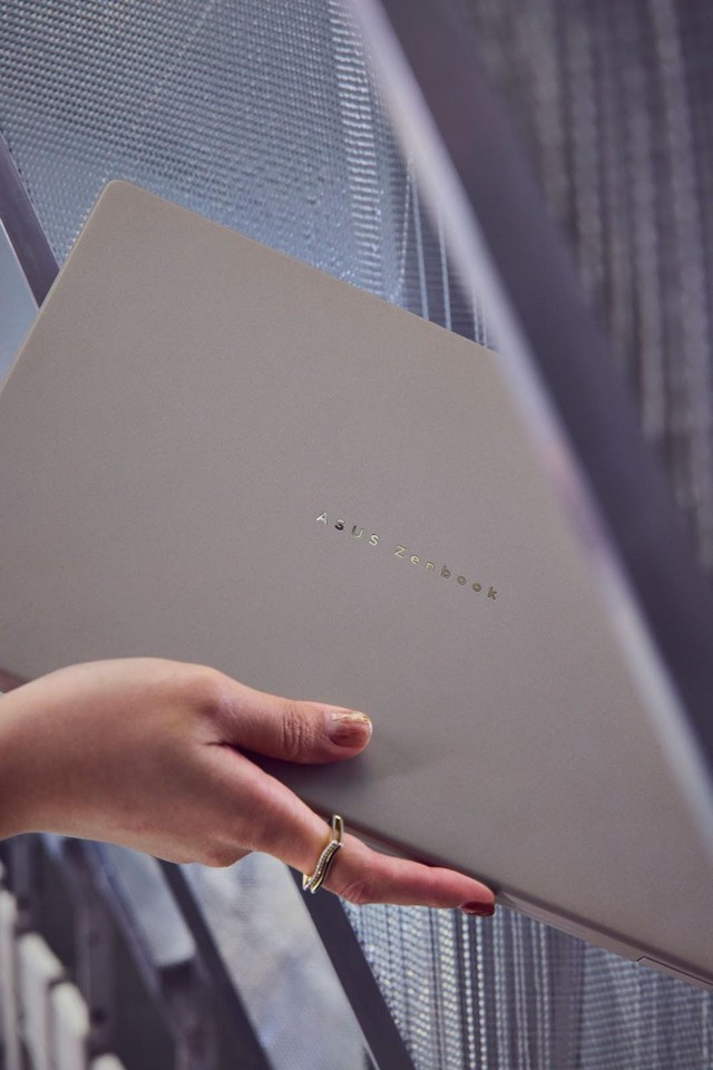 Zenbook A14: Thiết kế đẹp, hi…