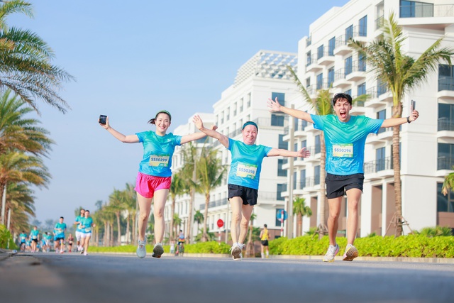 Vlasta Race Nam Sầm Sơn 2025: Gần 3.000 runners thắp lửa tinh thần sống khỏe- Ảnh 3.