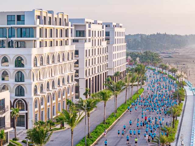 Vlasta Race Nam Sầm Sơn 2025: Gần 3.000 runners thắp lửa tinh thần sống khỏe- Ảnh 4.