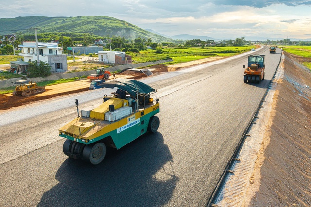 Giữ đà tăng ấn tượng, HHV dự báo lãi 471 tỷ đồng trong 9 tháng- Ảnh 2.