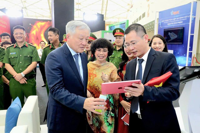 M&atilde; QR truy xuất nguồn gốc: Điểm nhấn c&ocirc;ng nghệ tại Khu trưng b&agrave;y Khởi nghiệp Kiến quốc - Ảnh 2.