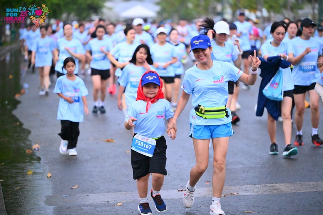 "Chạy Vì Trái Tim 2025” quyên góp hơn 7 tỷ đồng, lan tỏa yêu thương đến mọi nhịp tim- Ảnh 2.