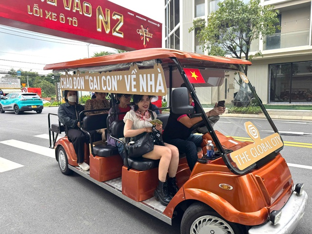 Hàng vạn khán giả hòa nhịp tại The Global City trong Anh Trai Vượt Ngàn Chông Gai- Ảnh 7. Hàng vạn khán giả hòa nhịp tại The Global City trong Anh Trai Vượt Ngàn Chông Gai- Ảnh 7.