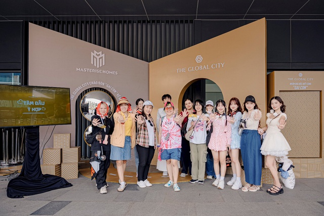 Hàng vạn khán giả hòa nhịp tại The Global City trong Anh Trai Vượt Ngàn Chông Gai- Ảnh 9. Hàng vạn khán giả hòa nhịp tại The Global City trong Anh Trai Vượt Ngàn Chông Gai- Ảnh 9.