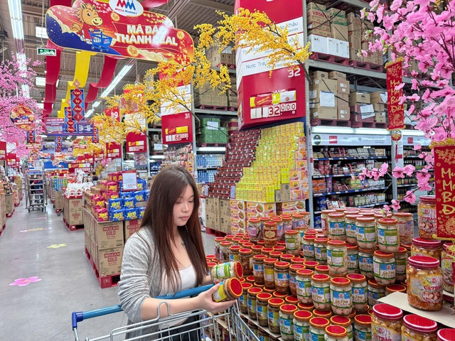 MM Mega Market Việt Nam tăng 30% hàng hóa phục vụ Tết Bính Ngọ, khuyến mãi lớn kéo dài 40 ngày - Ảnh 1.