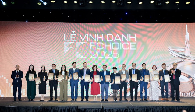 EVF được vinh danh “Công ty Tài chính của năm” tại FChoice 2025 - Ảnh 1.