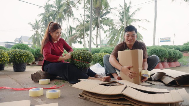 Bán hết 20.000 chậu cúc trước 23 tháng Chạp, một nhà vườn miền Tây đã làm gì khác? - Ảnh 1.