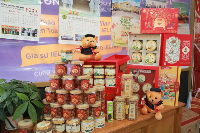 Hội chợ Tết Sinh viên VNUA 2026: Khi giảng đường mở rộng ra thị trường - Ảnh 2.