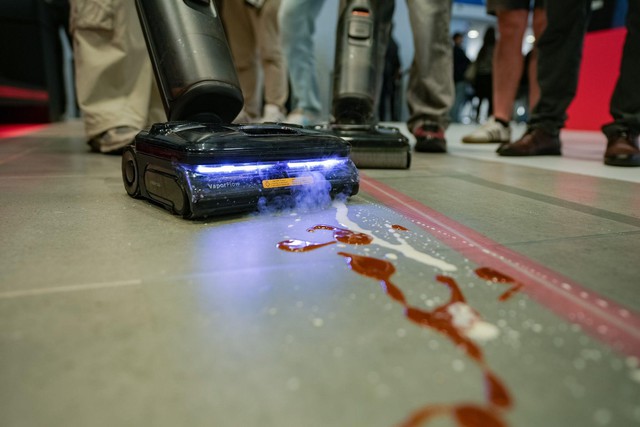 Tết c&oacute; phải l&agrave; &ldquo;b&agrave;i test&rdquo; to&agrave;n diện nhất cho robot h&uacute;t bụi?- Ảnh 1.