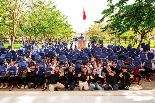 MIA.vn và Larita trao 1.000 balo sau lũ- Ảnh 3.