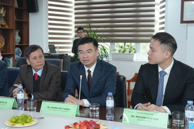 Thủ tướng Vanuatu tham quan "trụ cột" ngành nhôm Việt- Ảnh 1.