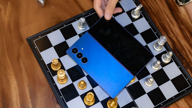 Mua Samsung Z Fold 7: Phi&ecirc;n bản 256GB hay 12GB, chọn c&aacute;i n&agrave;o hợp l&yacute;?- Ảnh 2.