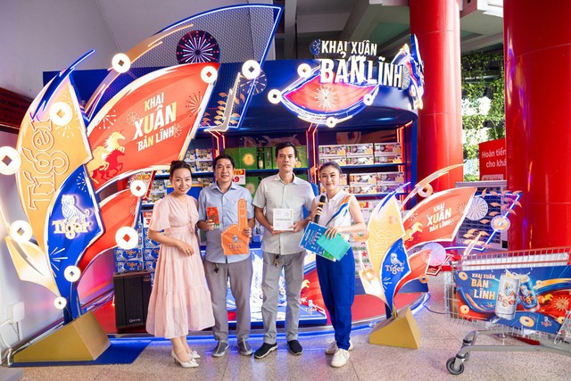 Hàng quán khắp thành phố đồng loạt mở điểm Săn Lộc Bản Lĩnh, khuấy động không khí Tết - Ảnh 3.