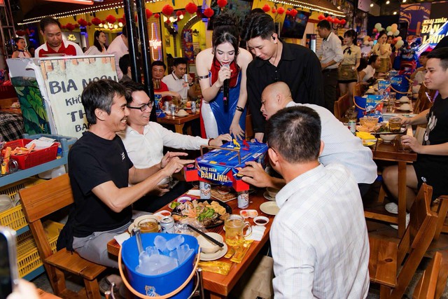 Hàng quán khắp thành phố đồng loạt mở điểm Săn Lộc Bản Lĩnh, khuấy động không khí Tết - Ảnh 4.