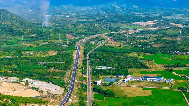 Hạ tầng “bứt phá” tạo đòn bẩy cho bất động sản Khánh Hòa- Ảnh 1.