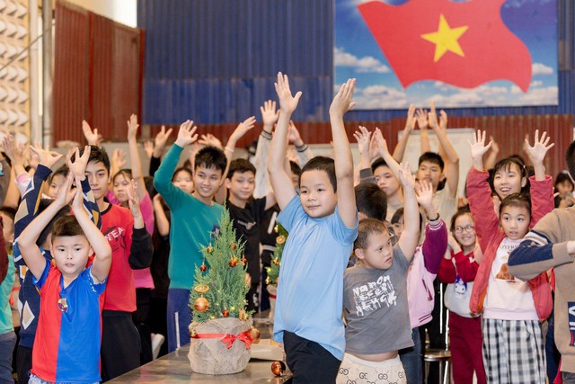 &ldquo;Chị ơi, em ngoan rồi&rdquo; v&agrave; niềm vui của những em b&eacute; đặc biệt- Ảnh 7.