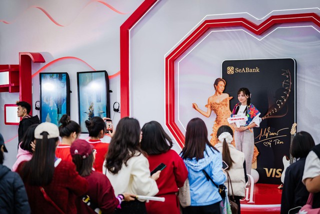 Thẻ SeASoul kết nối 40.000 khán giả tại See The Light - Ảnh 2.