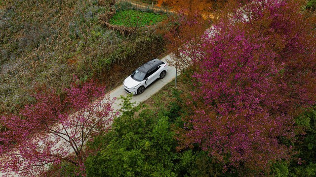 Lynk & Co 08 EM-P dẫn đầu phân khúc xe gầm cao cỡ D tại Car Awards 2025 - Ảnh 3.